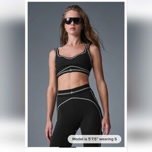 Set :ALO HEART THROB :  BRA "MEDIUM" and Leggings SMALL